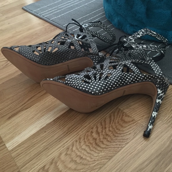 🎉HP🎉 Dolce Vita lace up shoes - Picture 3 of 4