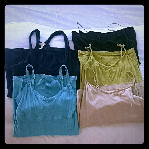 *Bundle* of 5 tank tops.