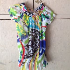 Vibrant, summer top!