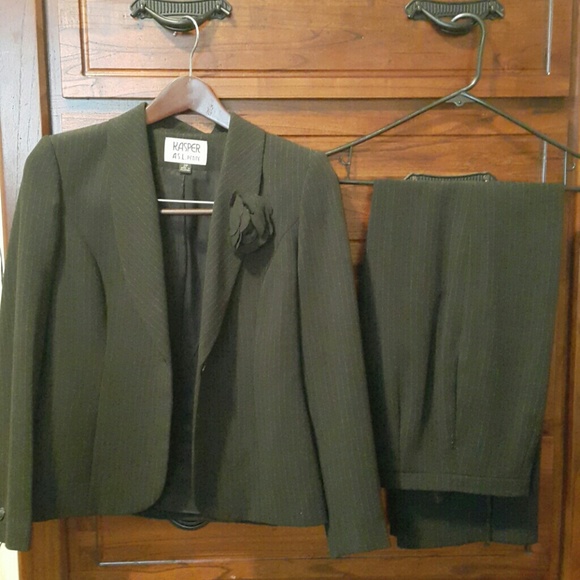 Pant suit