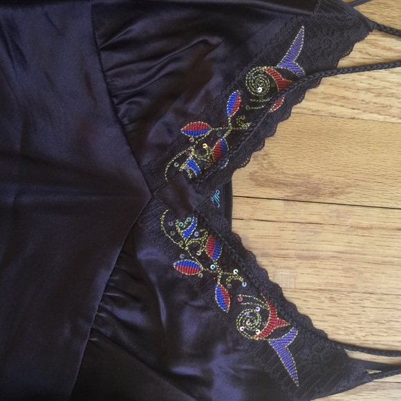 100% Silk Adjustable Straps Top - Picture 3 of 3