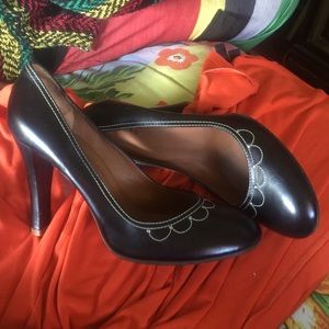 Marc Jacobs Black Pumps detailed with micro studs.