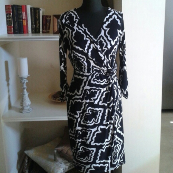 White House Black Market Dresses & Skirts - White house black market wrap dress