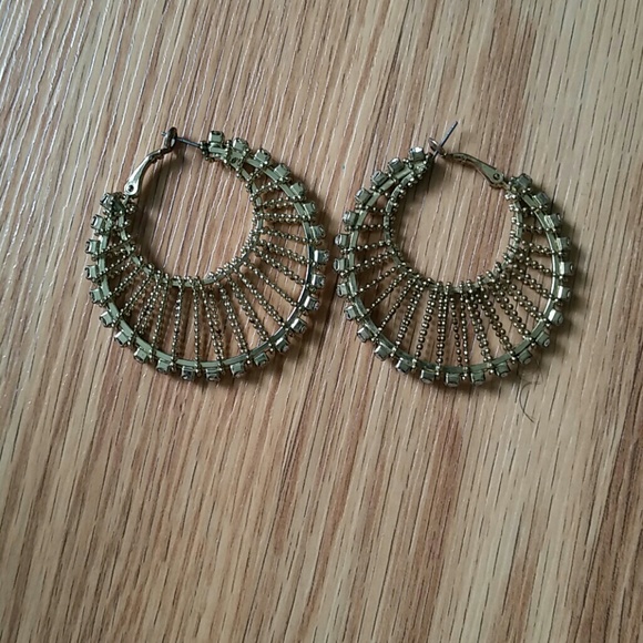 Earings - Picture 1 of 2