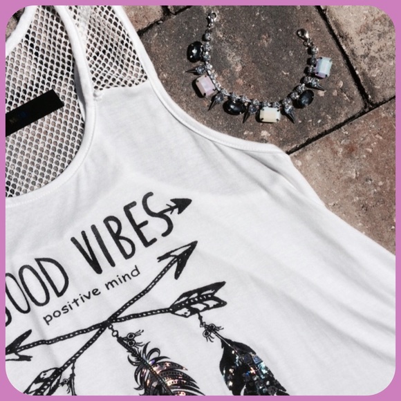 💢SOLD💢💫HP✨💫 FOIL FEATHER TOP - Picture 3 of 4