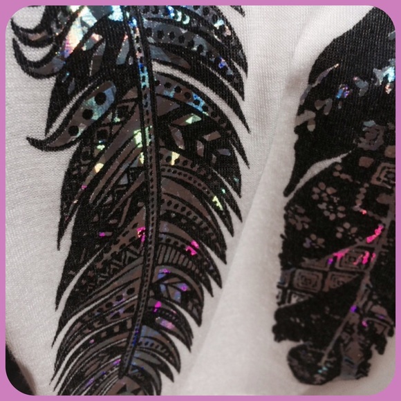 💢SOLD💢💫HP✨💫 FOIL FEATHER TOP - Picture 4 of 4