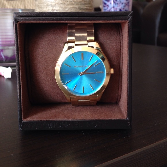 Michael Kors Accessories - NWT Michael Kors Slim Runway watch