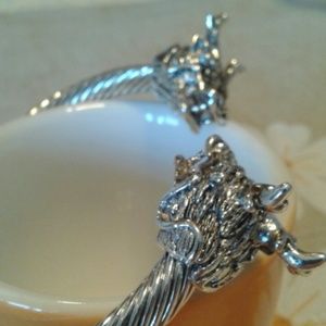 Gorgeous dragon cable bangle