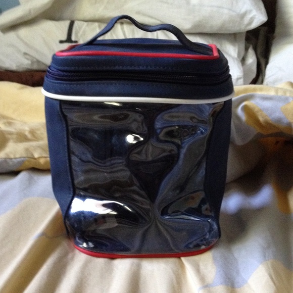 tommy hilfiger makeup bag