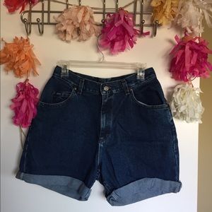Vintage Lee high-waisted denim shorts
