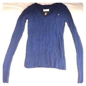 American Eagle v-neck sweater
