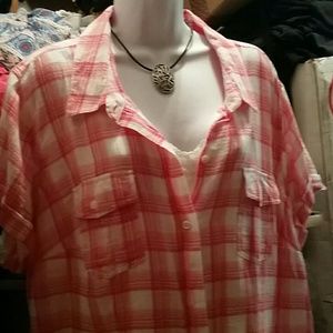 Torrid short sleeve button shirt sz 3X. SOLD