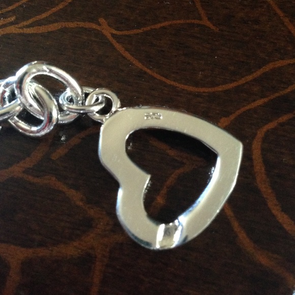 Silver Heart & Arrow Bracelet - Picture 3 of 4