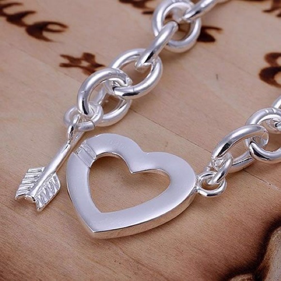 Silver Heart & Arrow Bracelet - Picture 4 of 4