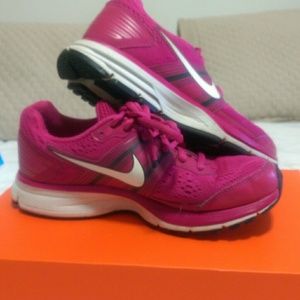 Nike shoes size 7