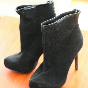 Gomax faux sueded booties