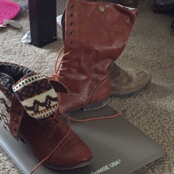 Combat boots