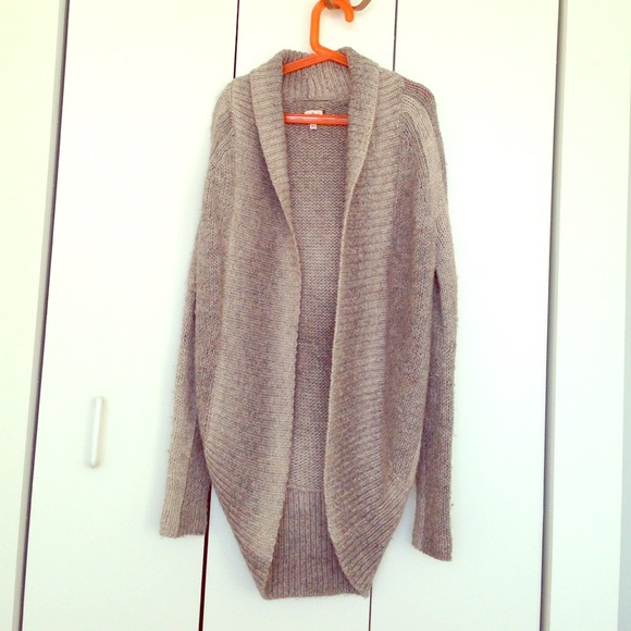 Aritzia Wilfred Cardigan