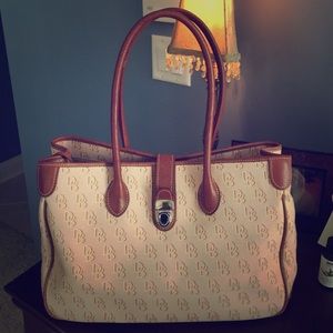 🎉 $79!! 🎉 Like New! Authentic Dooney & Bourke