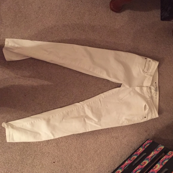 White skinny jeans