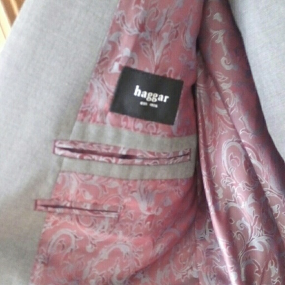 Light gray suit - Picture 2 of 2