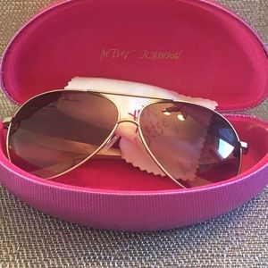 REDUCED Betsey Johnson Aviators!! 🌼 LIKE NEW