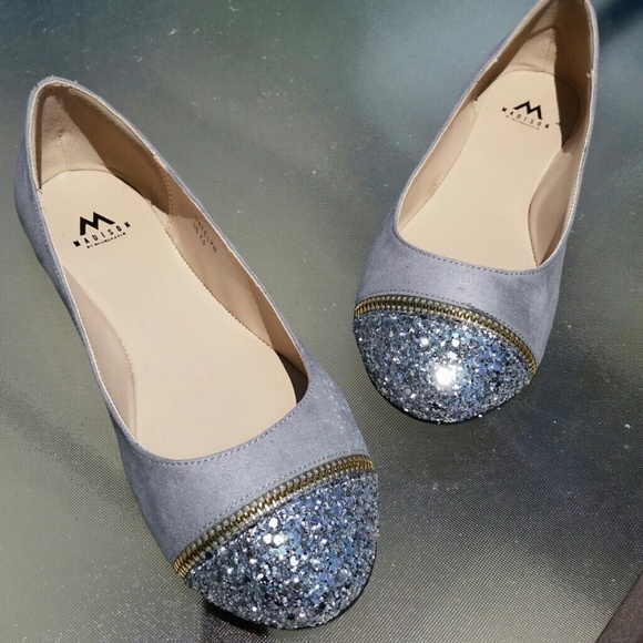 New Item!!! Grey flats