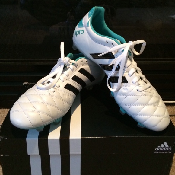 Adidas 11pro cleats women's size 9