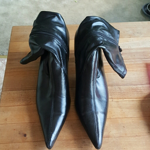 Steven Madden Pointed Toe Spiked Heel boots