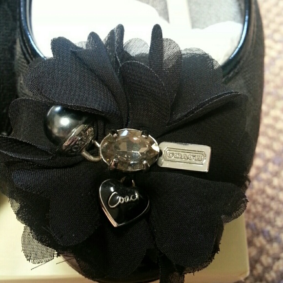 Authentic Coach signature black flats shoes - Picture 3 of 4