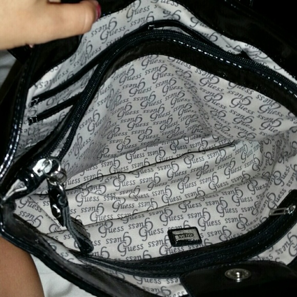 Guess black handbag - Picture 2 of 4