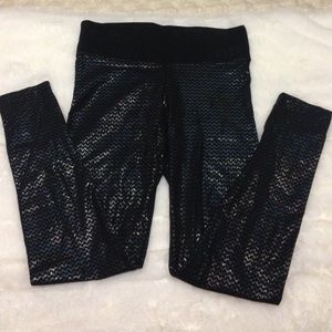 VS PINK Black Zig Zag Leggings