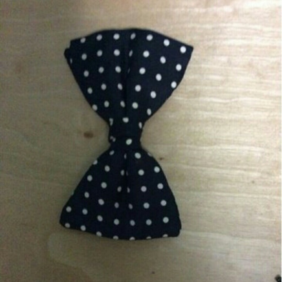 Navy polka dot bow tie
