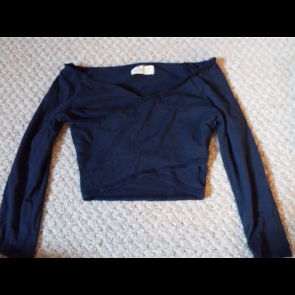 Navy Blue cropped tee from Hollister