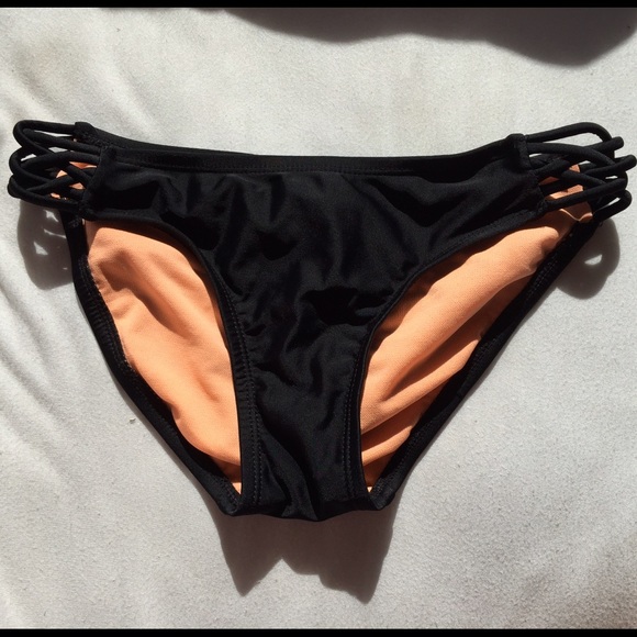 Xhilaration black swim bottoms