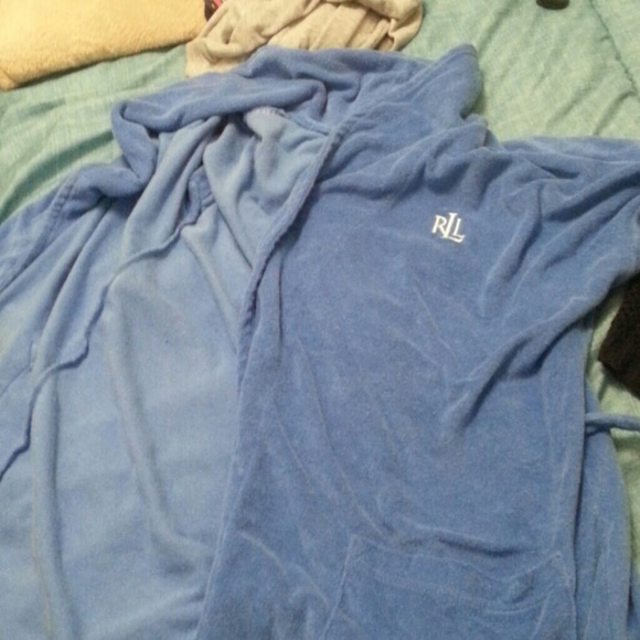 robe . - Picture 1 of 1