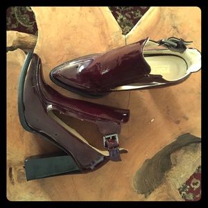 Yoki Cutout blood-red Booties