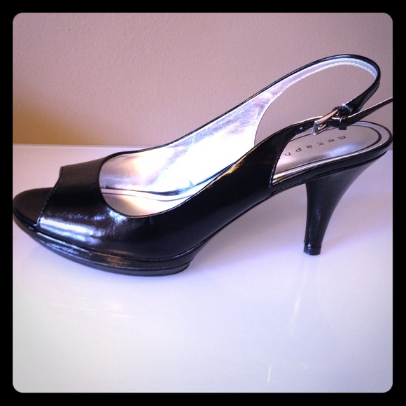 New in box black sling back peep toe patent heels
