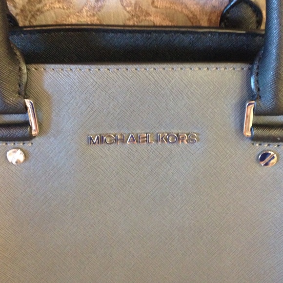 SOLD Black and gay Selma Michael kors - Picture 2 of 4