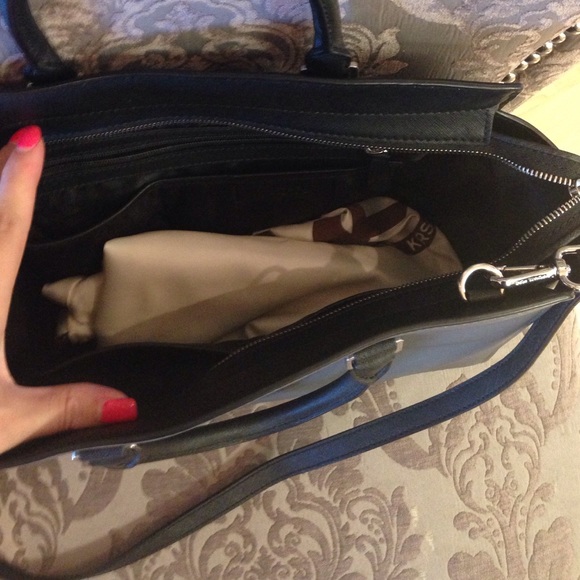 SOLD Black and gay Selma Michael kors - Picture 3 of 4