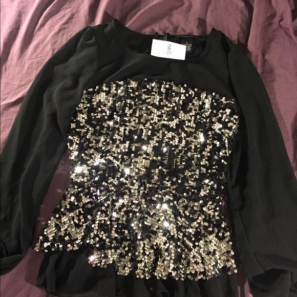 Sparkly long sleeve top - Picture 1 of 1