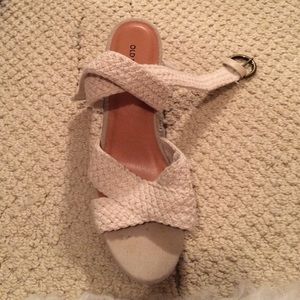 crochet around the ankle wedges