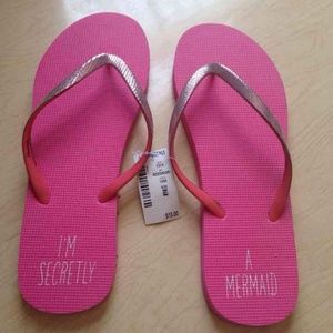 Aeropostale flip flops