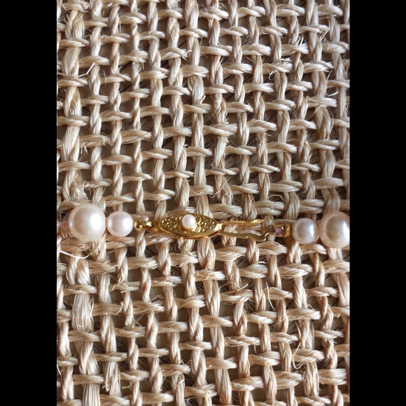 Pearls Necklaces - Picture 2 of 3