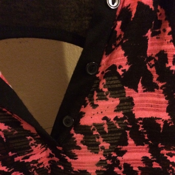 Rue 21 Top - Picture 2 of 4