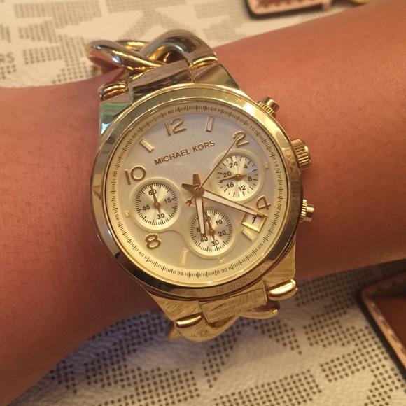 🚫💢SOLD💢🚫Michael Kors gold chain link watch. - Picture 4 of 4