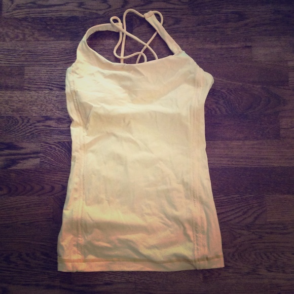 Lululemon Free To Be size 6