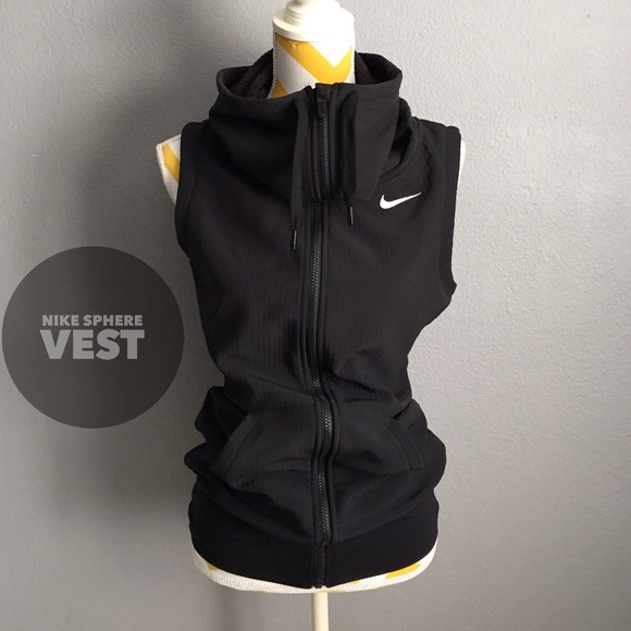 Nike Outerwear - ⬇️SALE⬇️• nike sphere women's training vest •