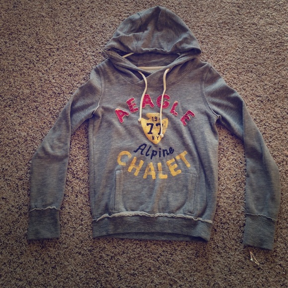 American Eagle pullover.