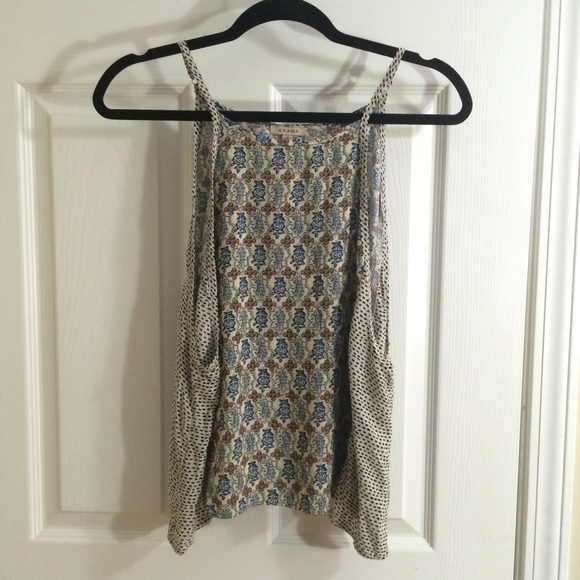 Lightweight low arm tank top